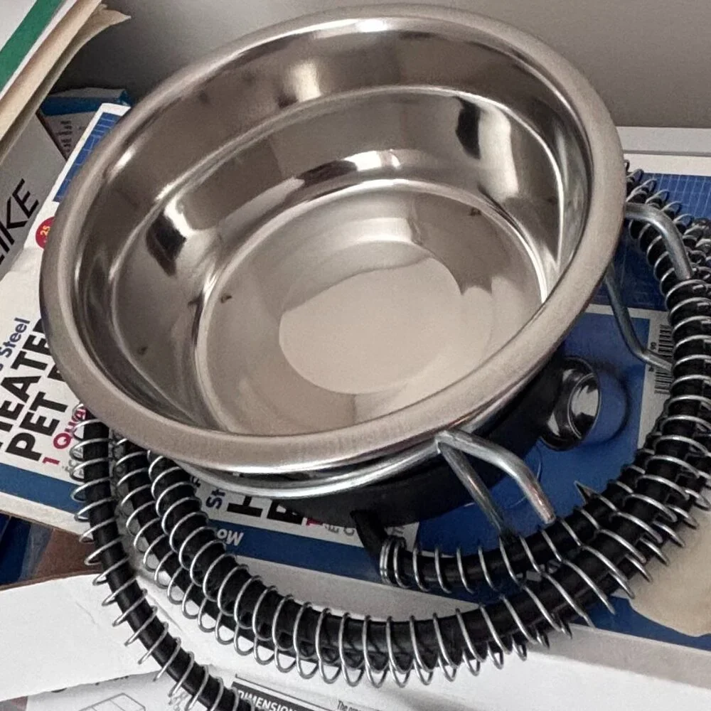 API Model 90 Heated Stainless Steel Bowl 1 Quart - Cage/Crate Mount (No-Freeze)